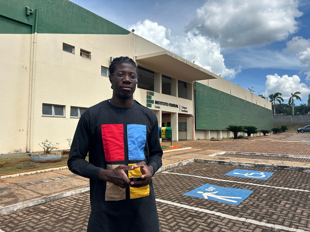 No segundo semestre do curso, Franck teve apenas uma falta. E quando faltou no primeiro semestre, foi porque precisou se apresentar na embaixada brasileira